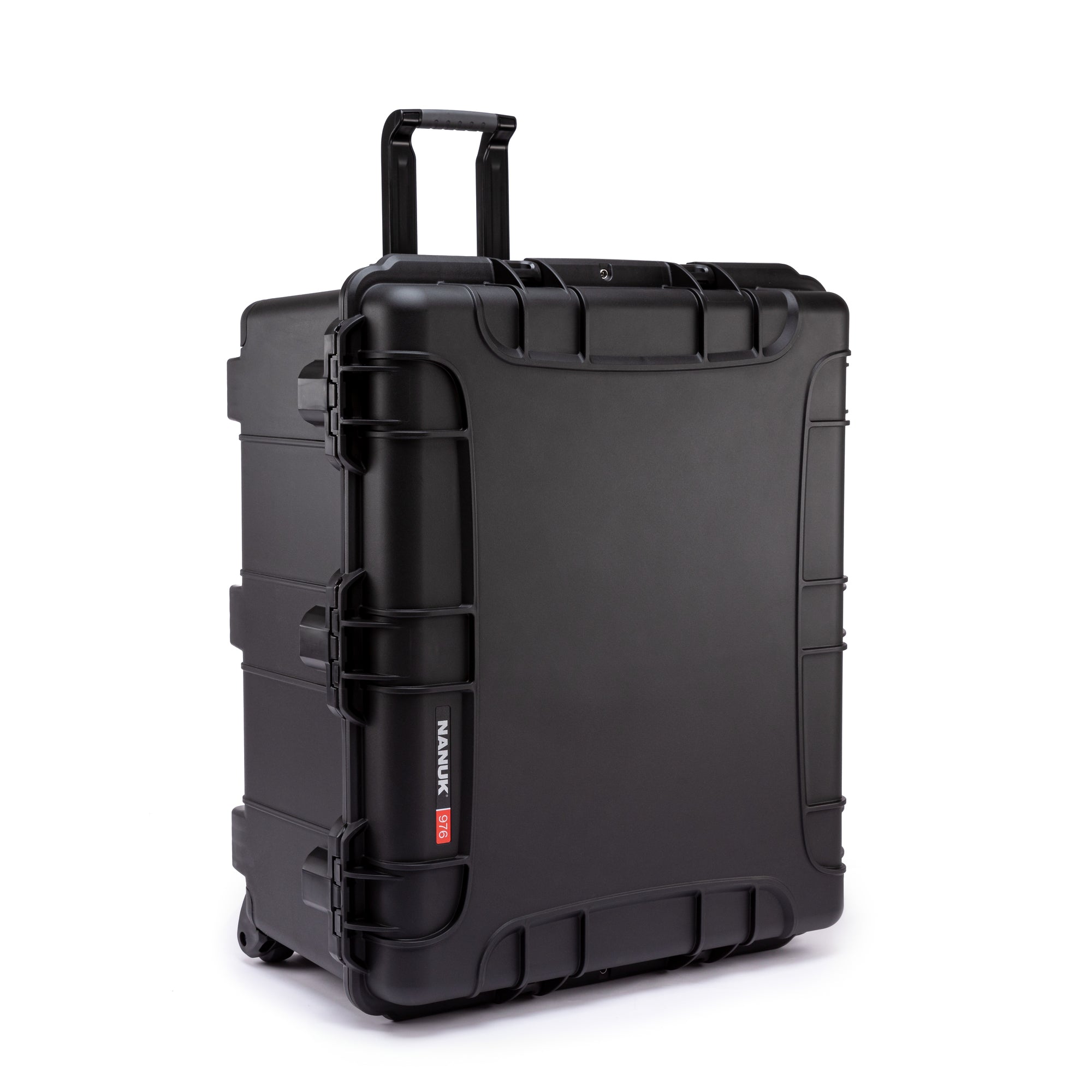 NANUK 976 angle view with handle NANUK 976 angle view with handle