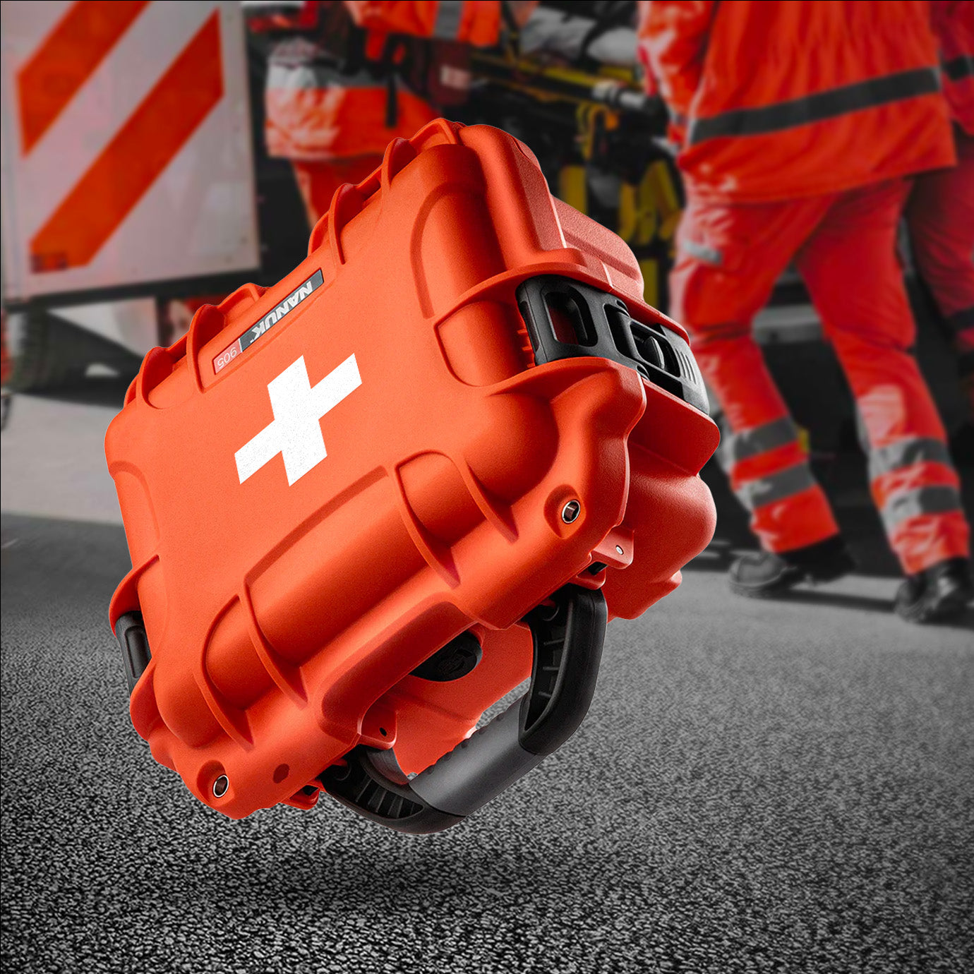NANUK 905 first aid falling down with a medical background